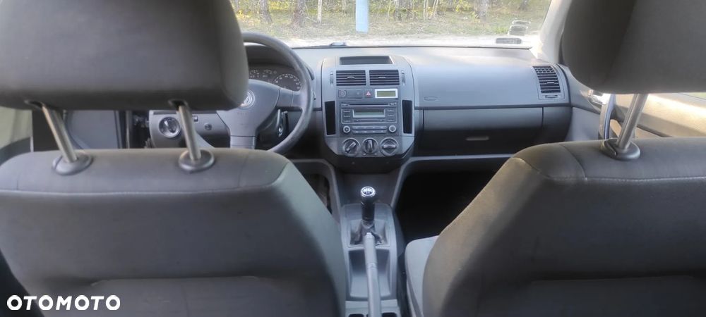 Volkswagen Polo 1.4 16V Comfortline - 10