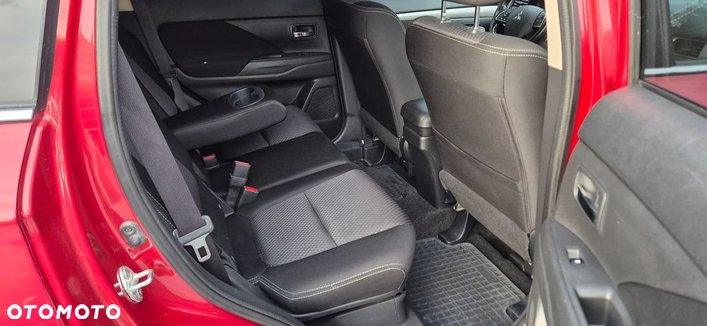 Mitsubishi Outlander 2.0 Intense + 4WD CVT - 29