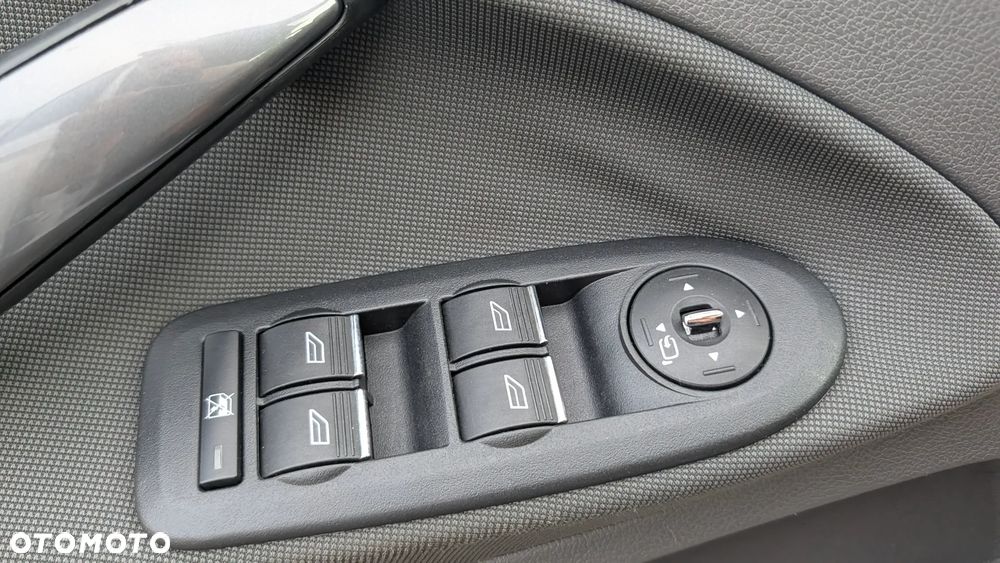Ford Kuga 2.0 TDCi 4x4 Titanium - 14