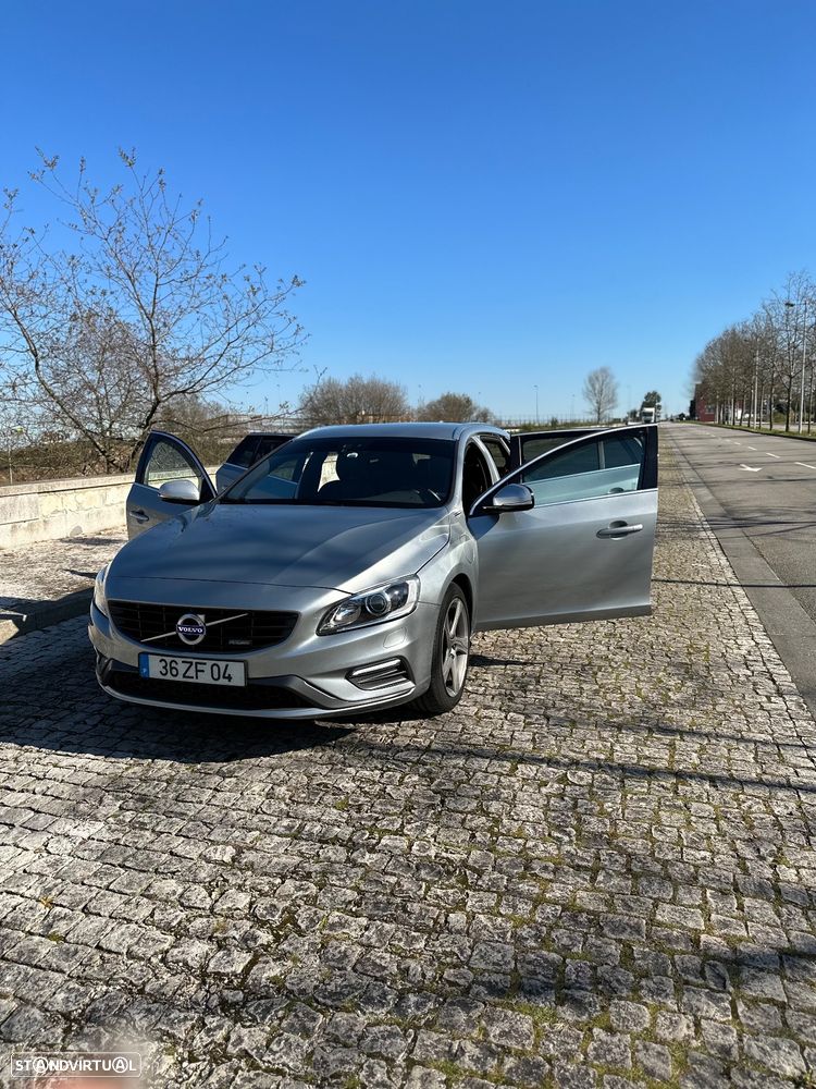 Volvo V60 2.4 D6 R-Design AWD Phev - 1