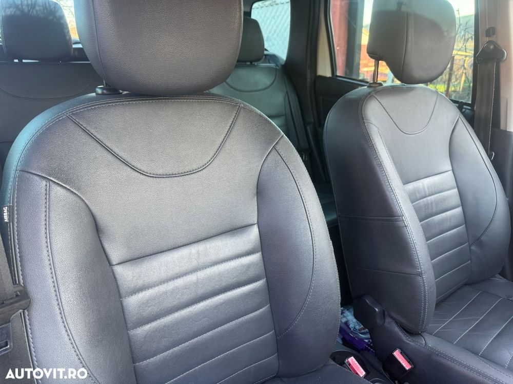 Dacia Duster 1.6 4x2 Prestige - 32