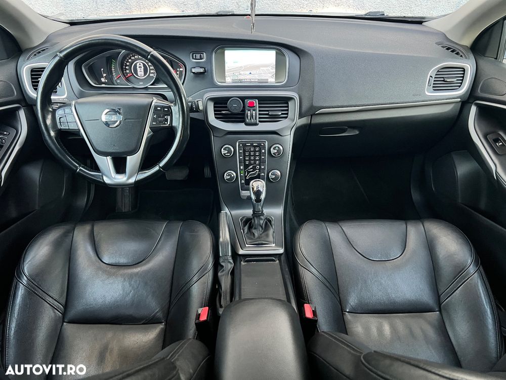Volvo V40 D2 ECO Aut. R-Design - 5
