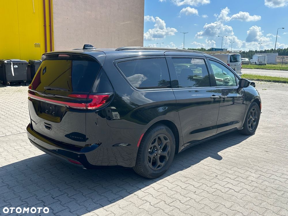Chrysler Pacifica - 5
