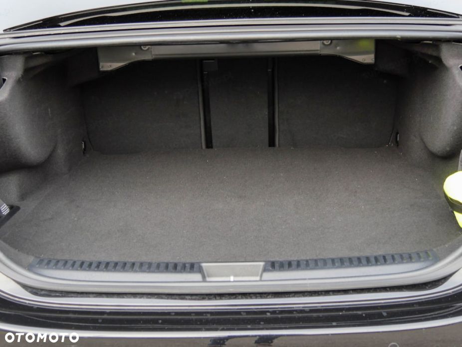 Mercedes-Benz Klasa E 220 d mHEV 4-Matic AMG 9G-Tronic - 13