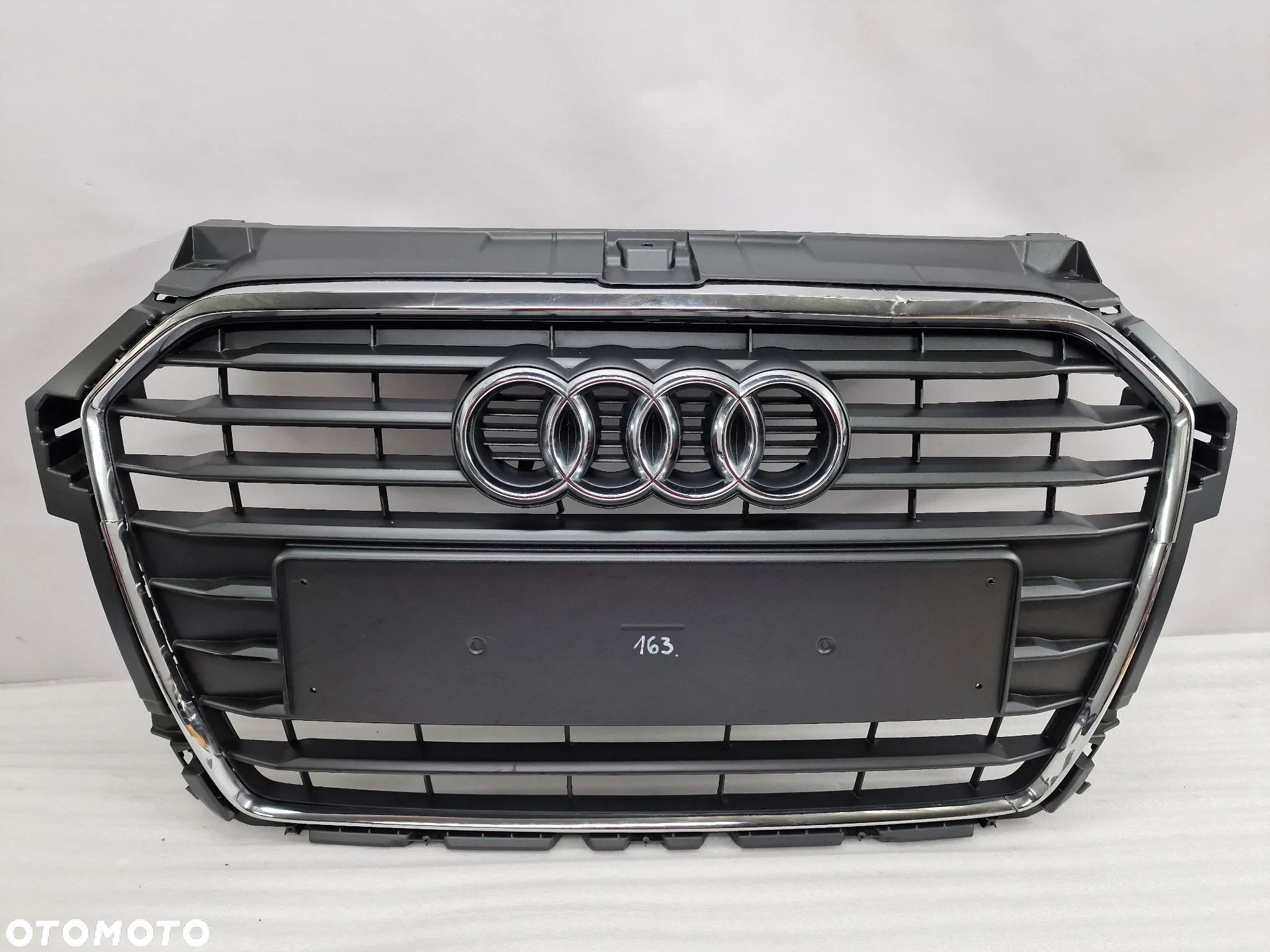 AUDI A1 8XA LIFT 13- ATRAPA / GRILL PRZEDNI PRZÓD , NR 8XA853651B / 8XA853651C , NR AUKCJI GL163 - 1