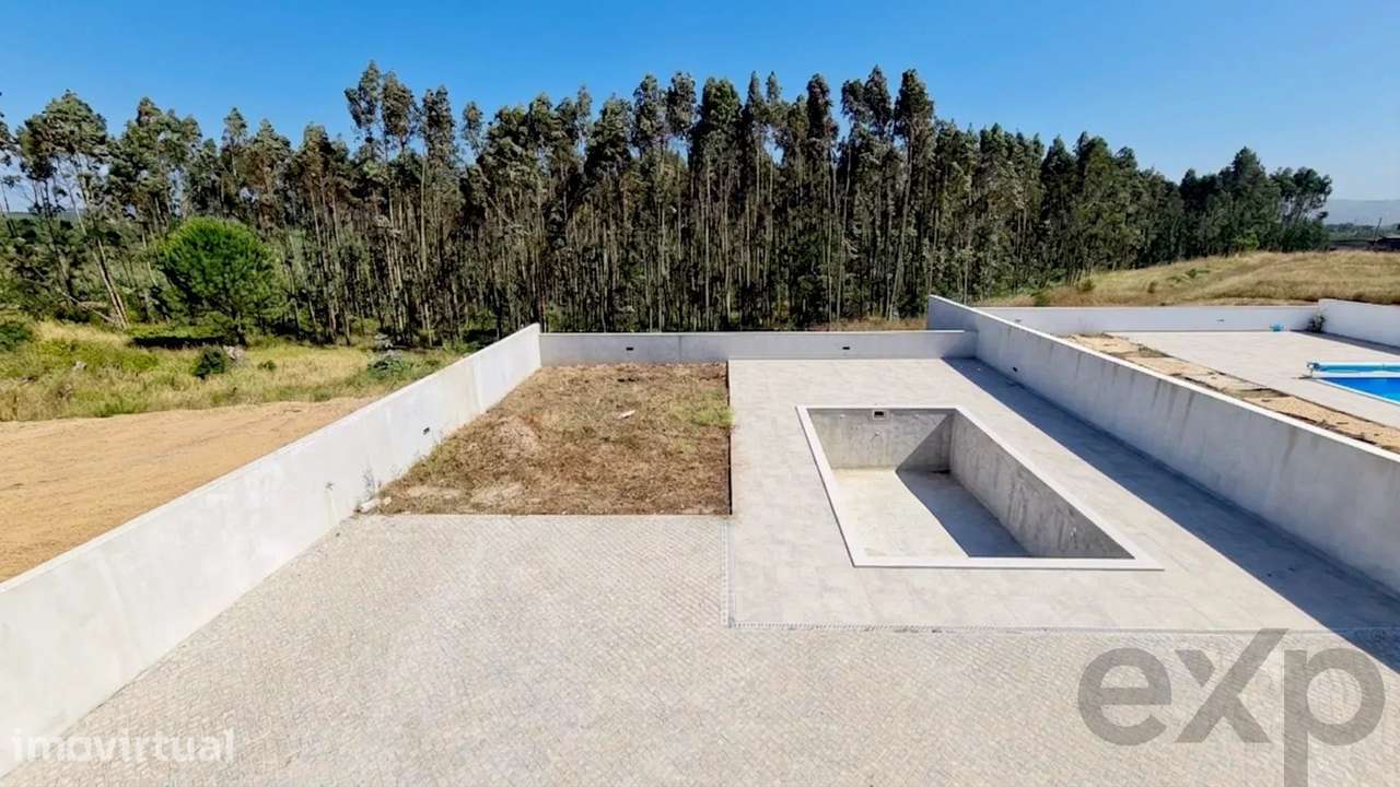 Moradia T4 com piscina, em lote XL — Caldas da Rainha - Grande imagem: 4/51