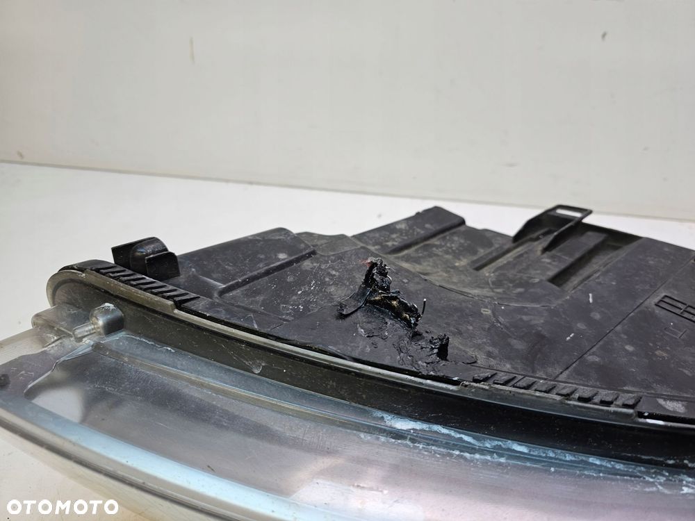 REFLEKTOR PRAWY AUDI A6 C6 4F0941004AK XENON EU - 10