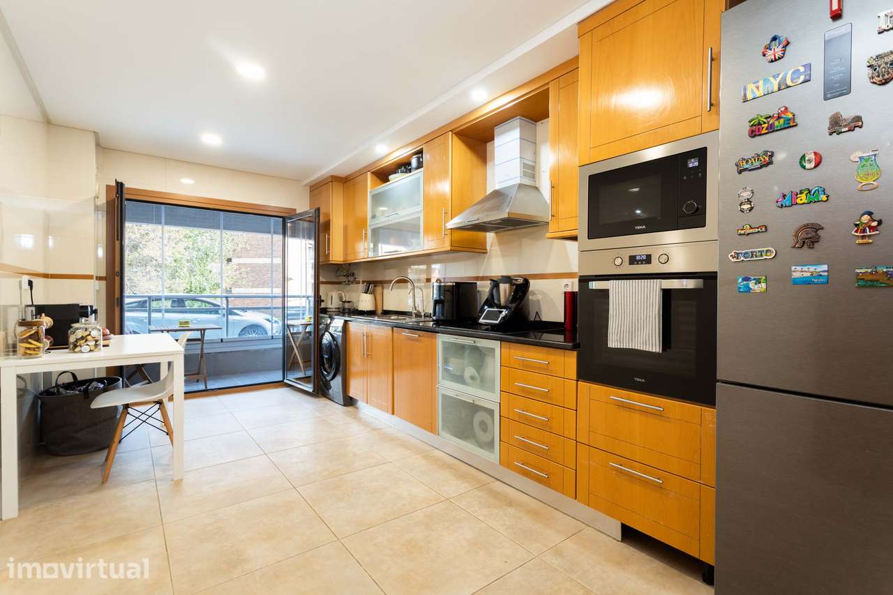 Apartamento T1 com Box e Carregamento Elétrico em Alverca, Urbanização - Grande imagem: 2/24