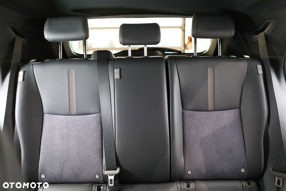 Lexus LBX 1.5 Hybrid Cool - 16
