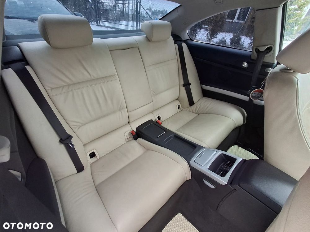 BMW Seria 3 320i - 12