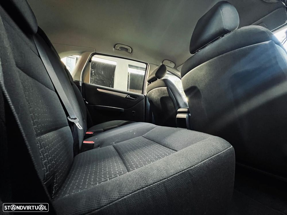 Mercedes-Benz B 150 Standard - 40