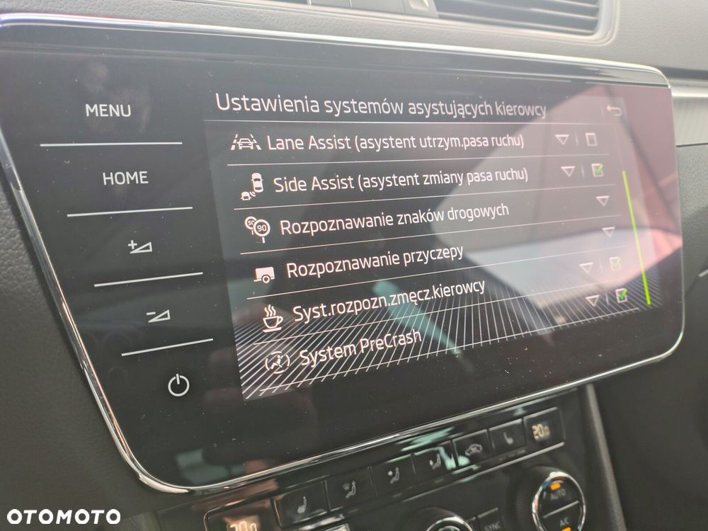 Skoda Superb 2.0 TDI SCR Sportline DSG - 23