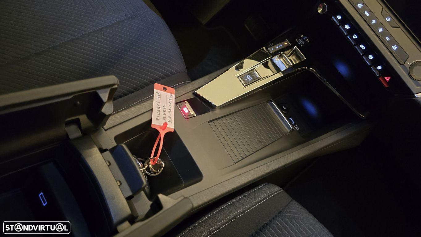 Peugeot 308 1.6 Hybrid GT Pack e-EAT8 - 42