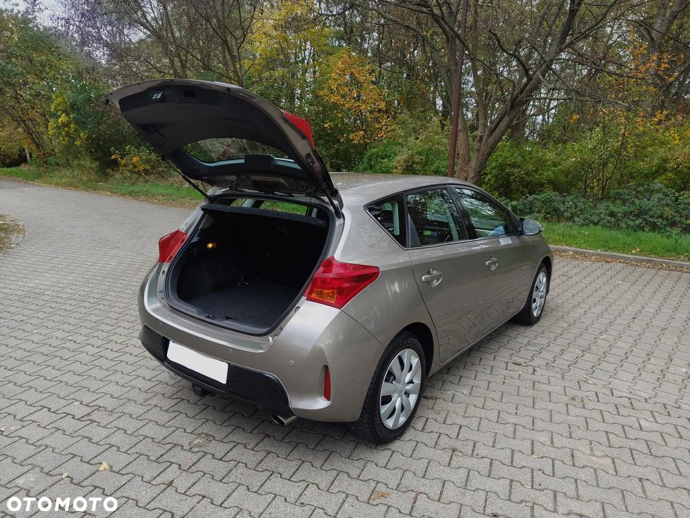 Toyota Auris 1.6 Premium Comfort - 11