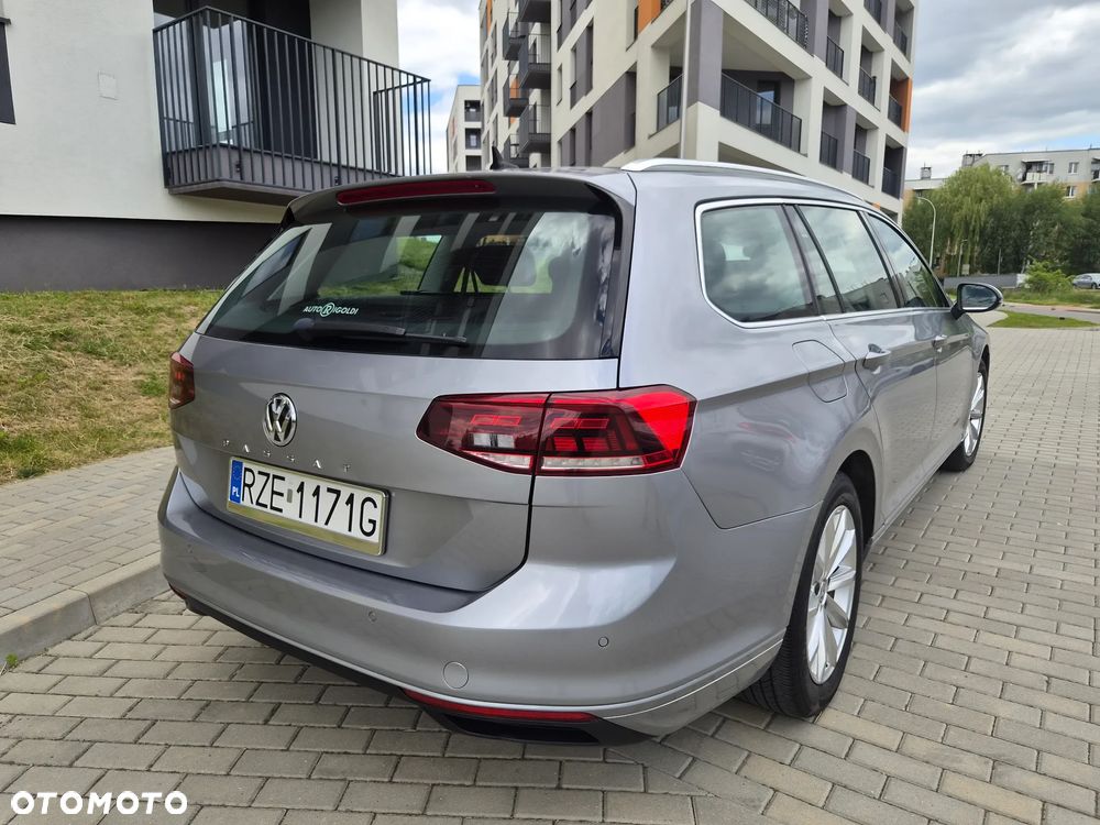 Volkswagen Passat 2.0 TDI SCR DSG Highline - 24