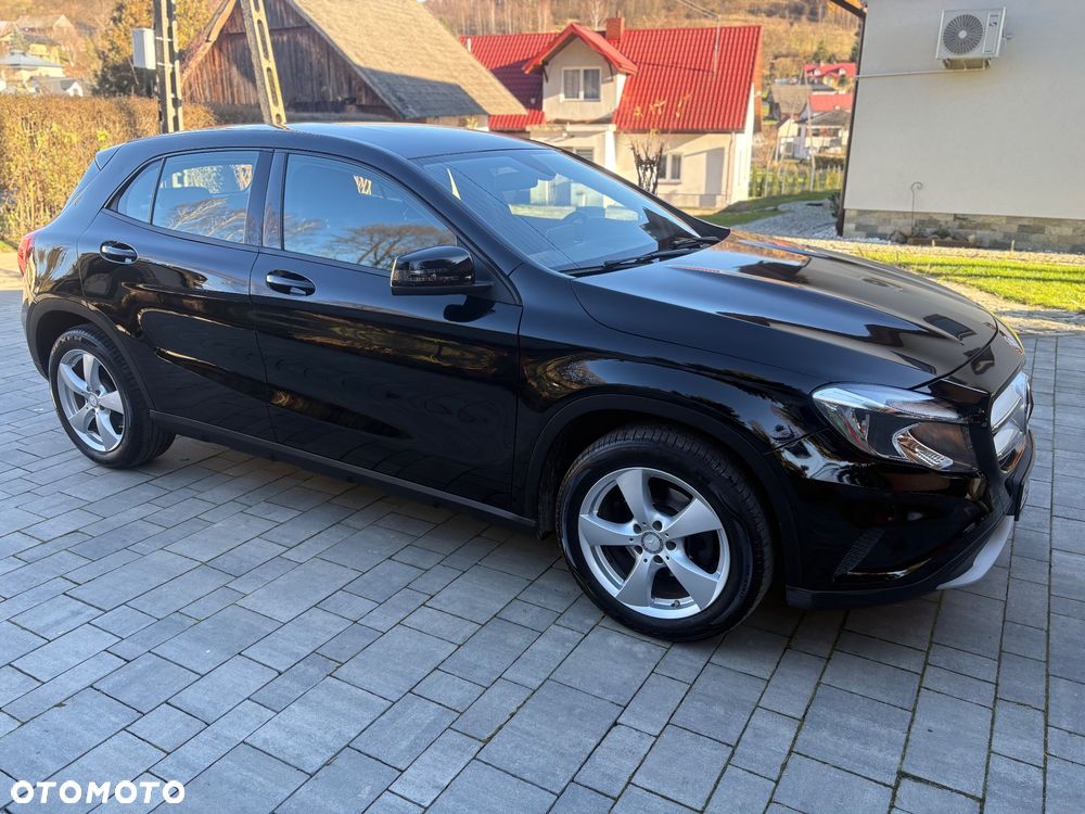 Mercedes-Benz GLA - 5