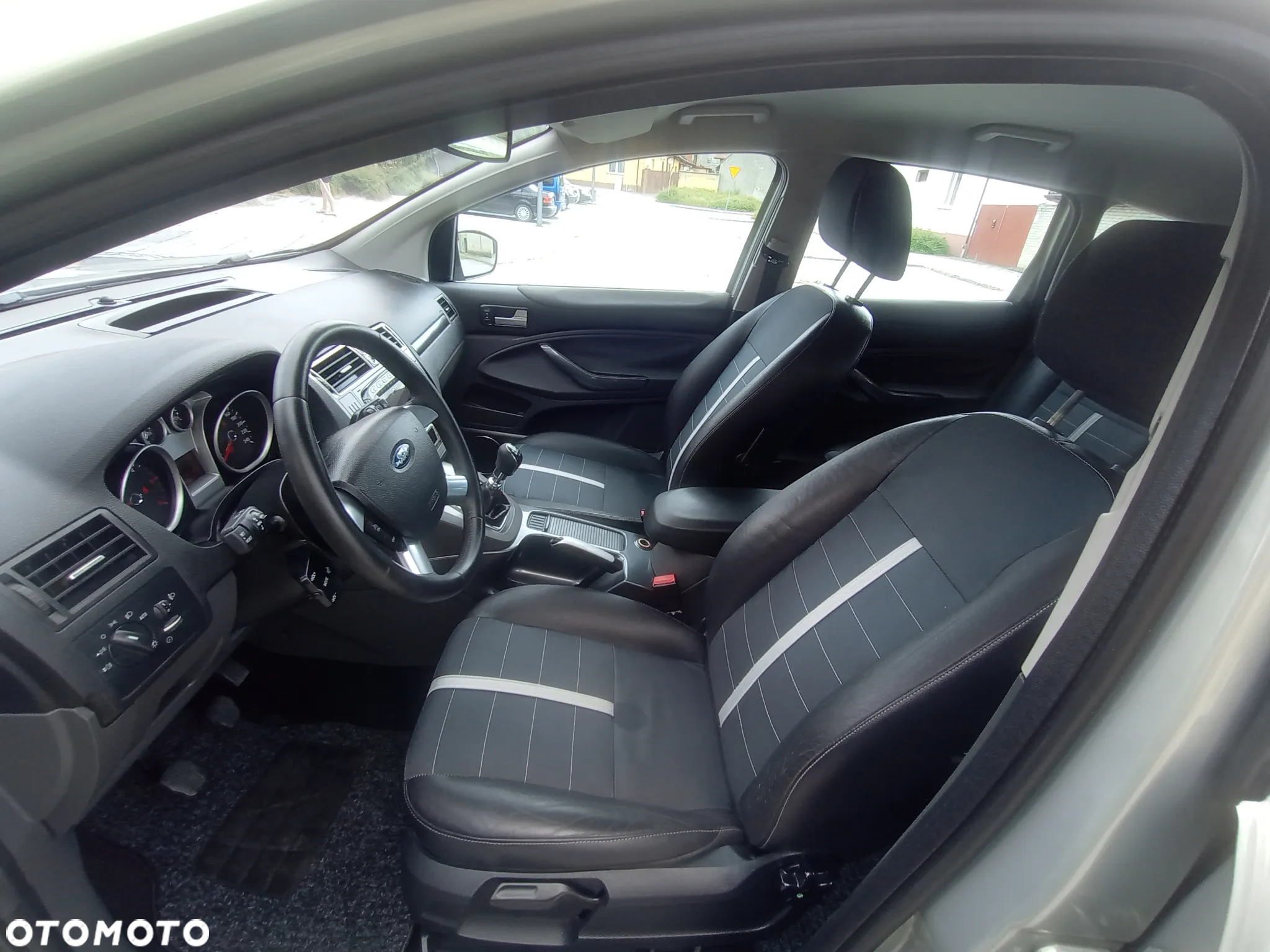Ford Kuga 2.0 TDCi 4x4 Titanium - 22