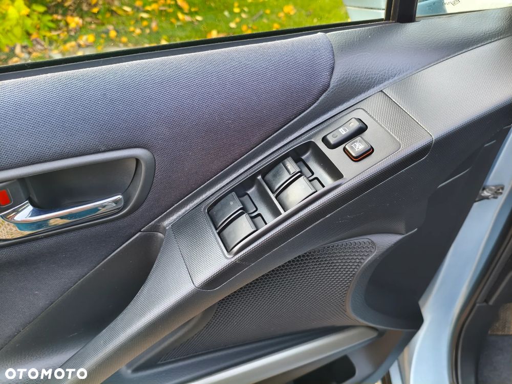 Toyota Corolla Verso 1.6 Premium - 16