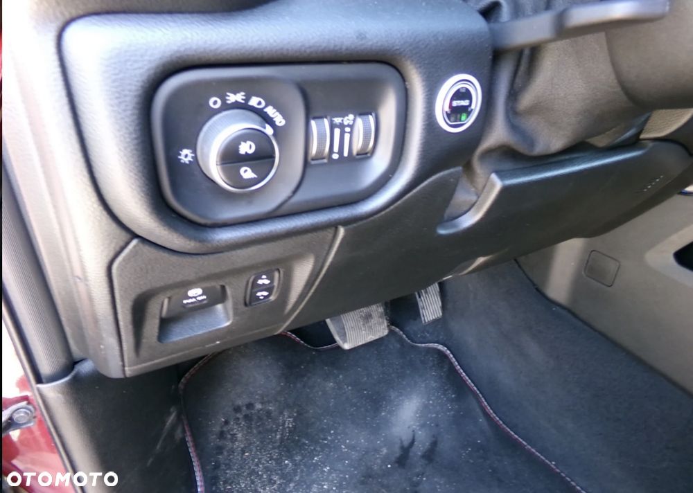 RAM 1500 Crew Cab Shortbed Bighorn - 11