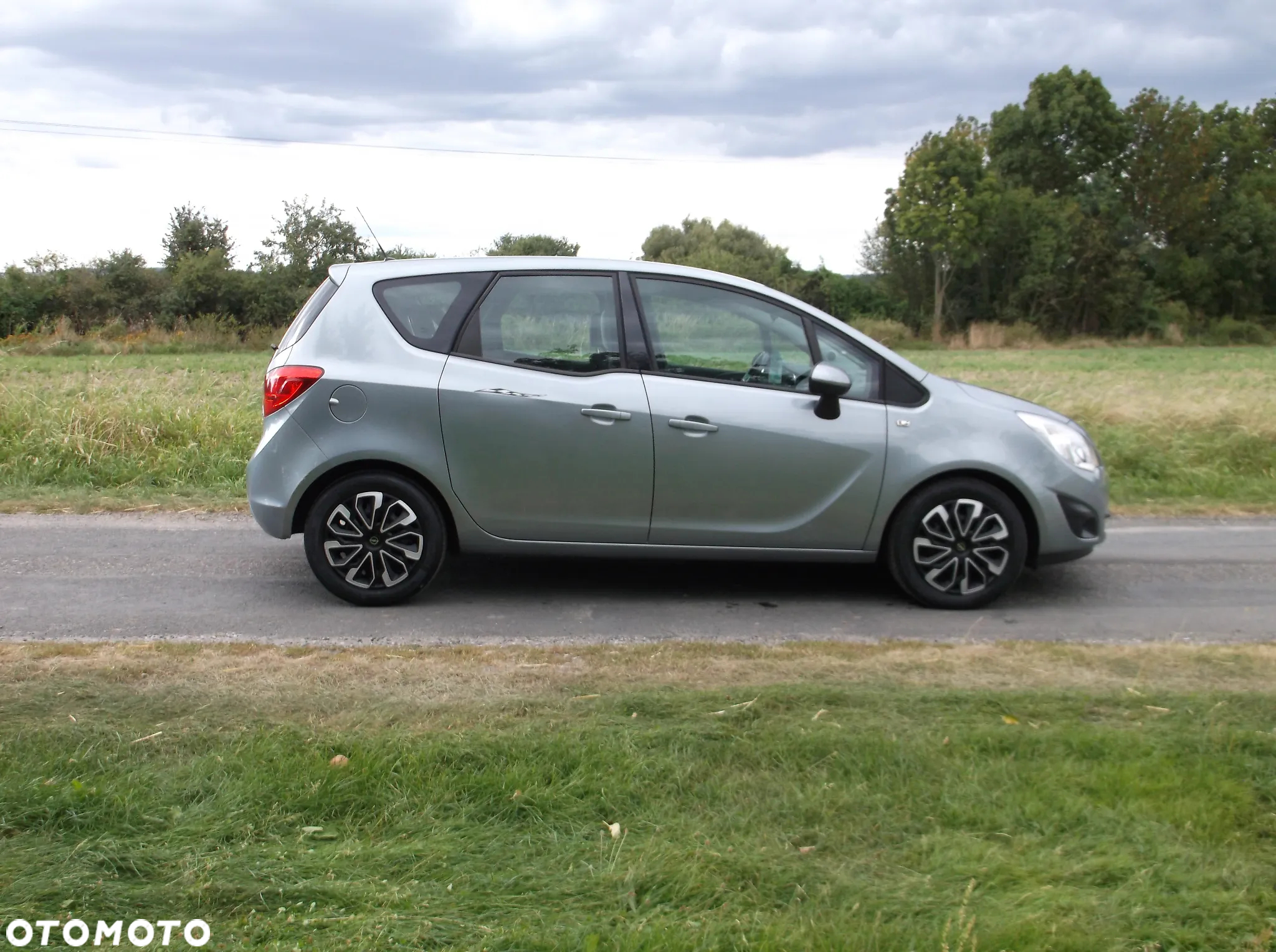 Opel Meriva 1.4 T Essentia S&S - 28