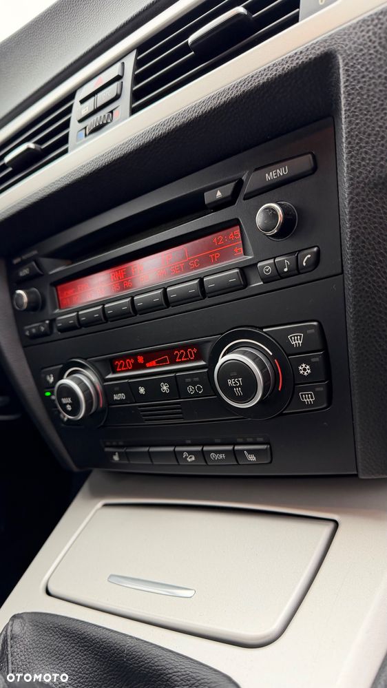 BMW Seria 3 320d xDrive - 17