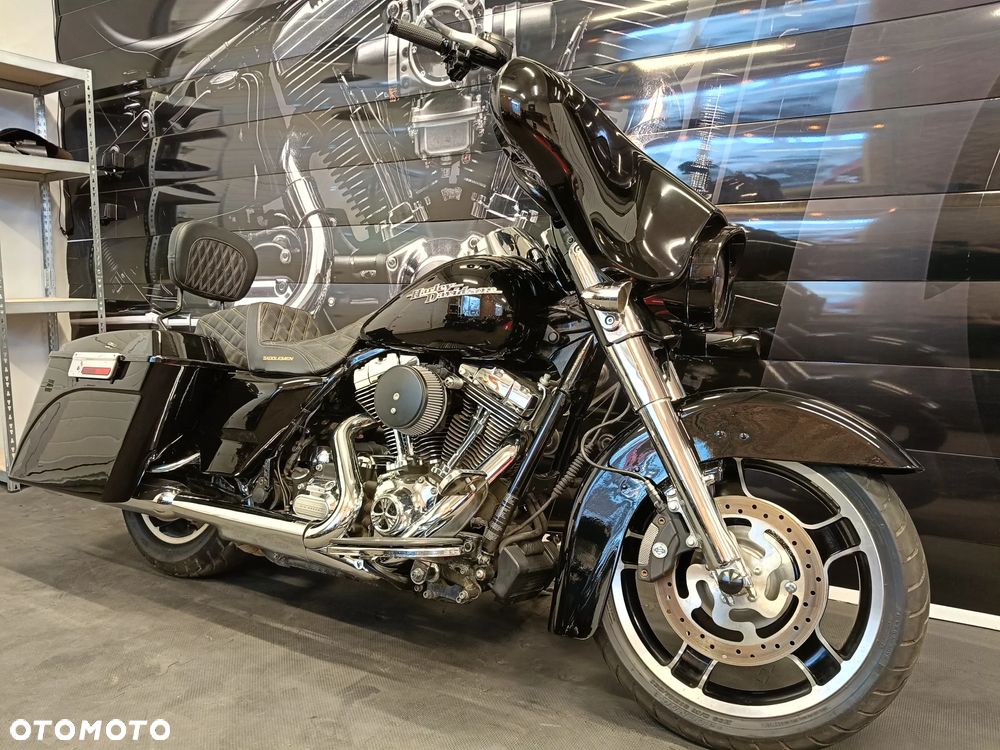 Harley-Davidson Touring Street Glide - 32