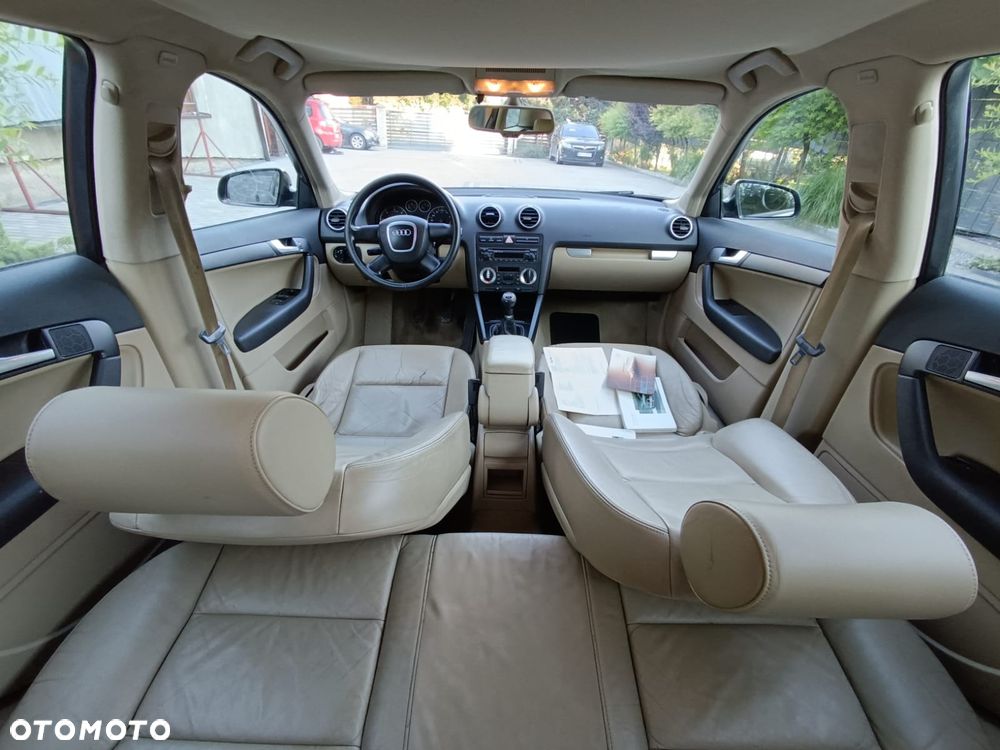Audi A3 Sportback 1.9 TDI S line Sportpaket plus - 13