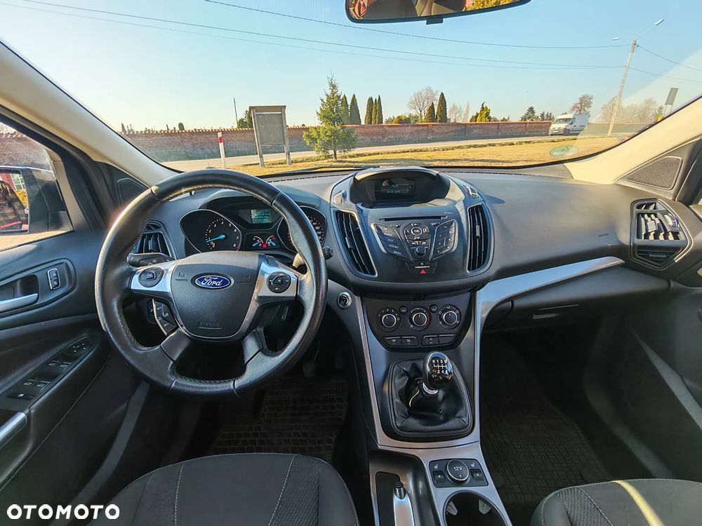 Ford Kuga 1.5 EcoBoost 2x4 Titanium - 16
