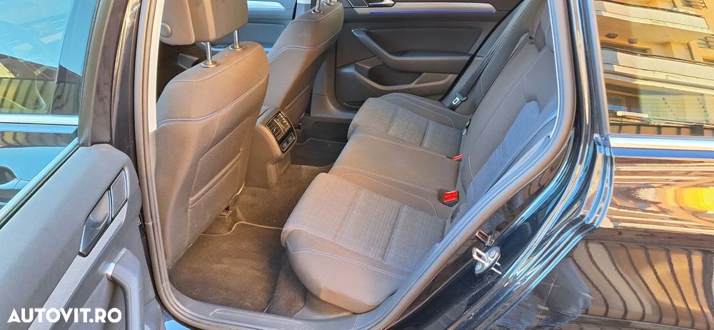 Volkswagen Passat - 16