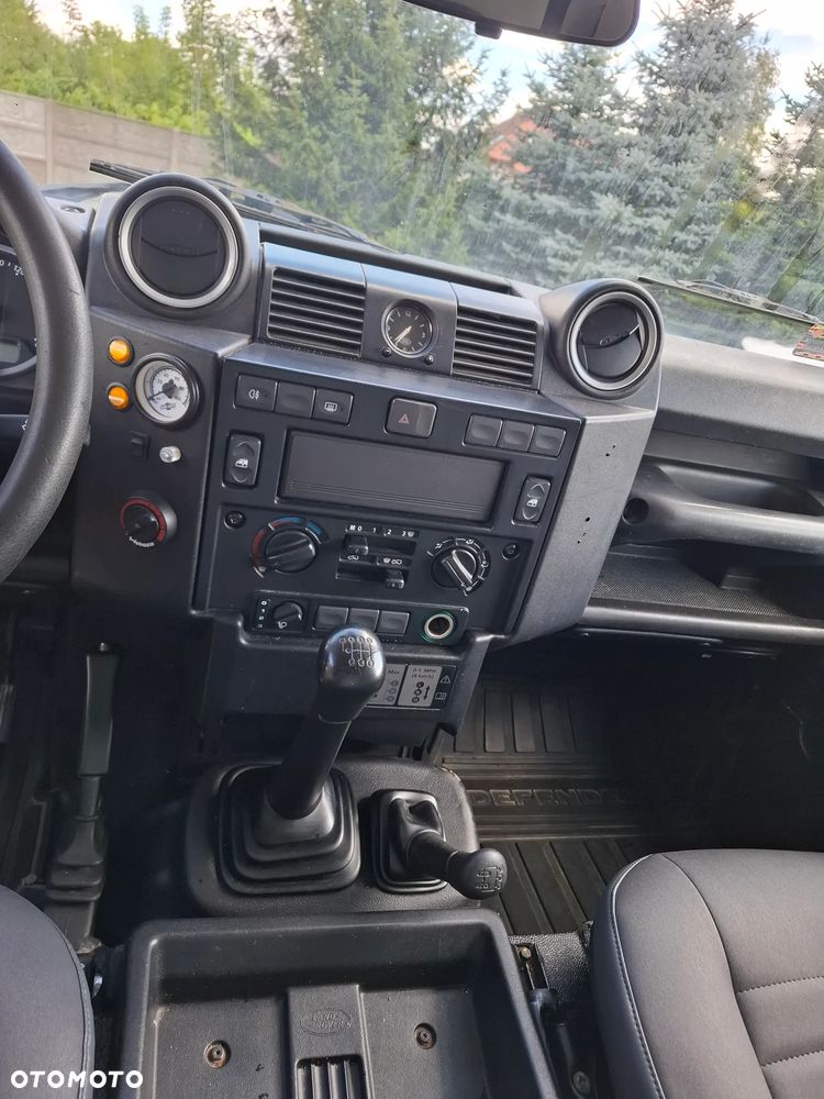 Land Rover Defender 2.2 TD4 E - 12
