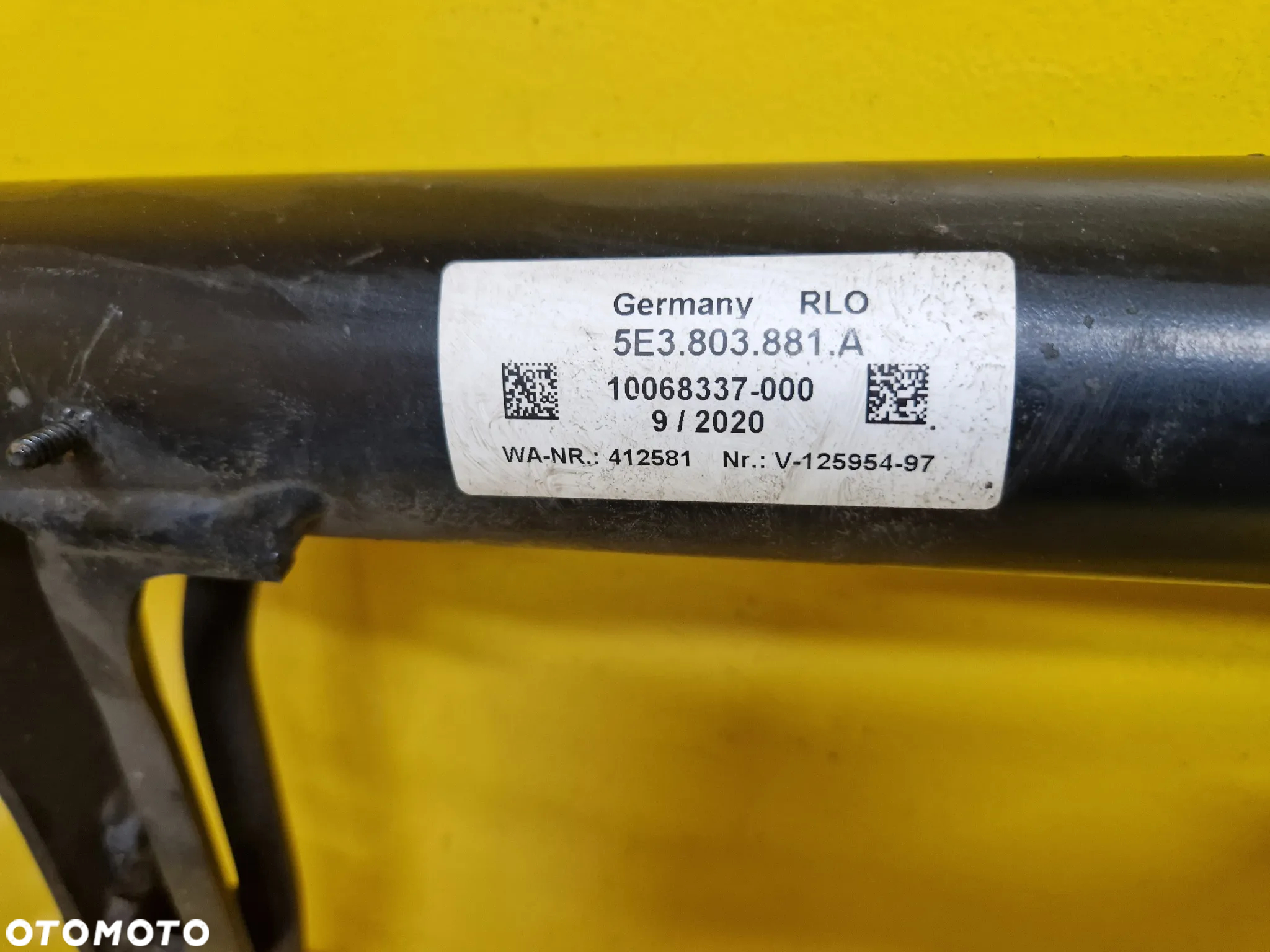 SKODA OCTAVIA IV HAK HOLOWNICZY 5E3803881A - 5