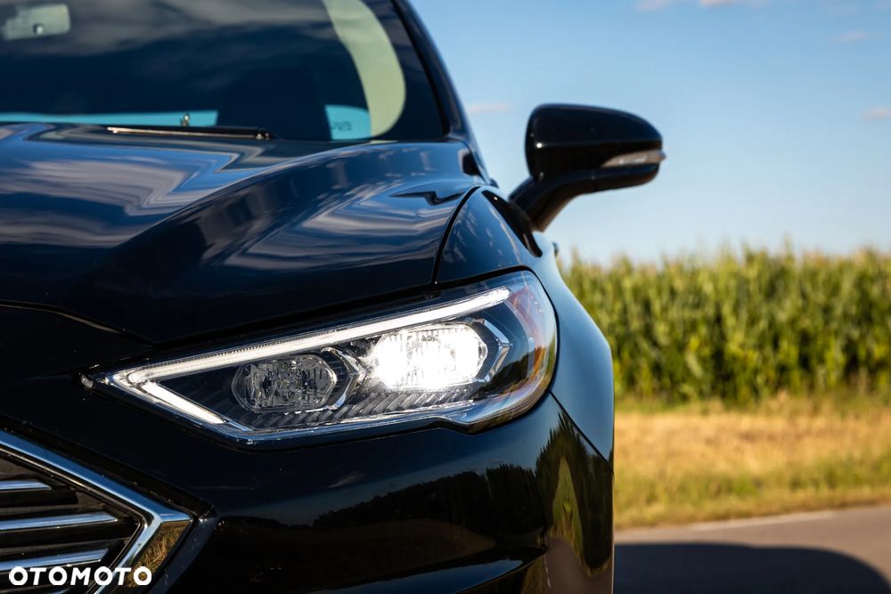Ford Fusion 2.0 EcoBoost Titanium - 23