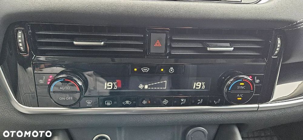 Nissan Qashqai 1.3 DIG-T MHEV N-Connecta Xtronic - 19