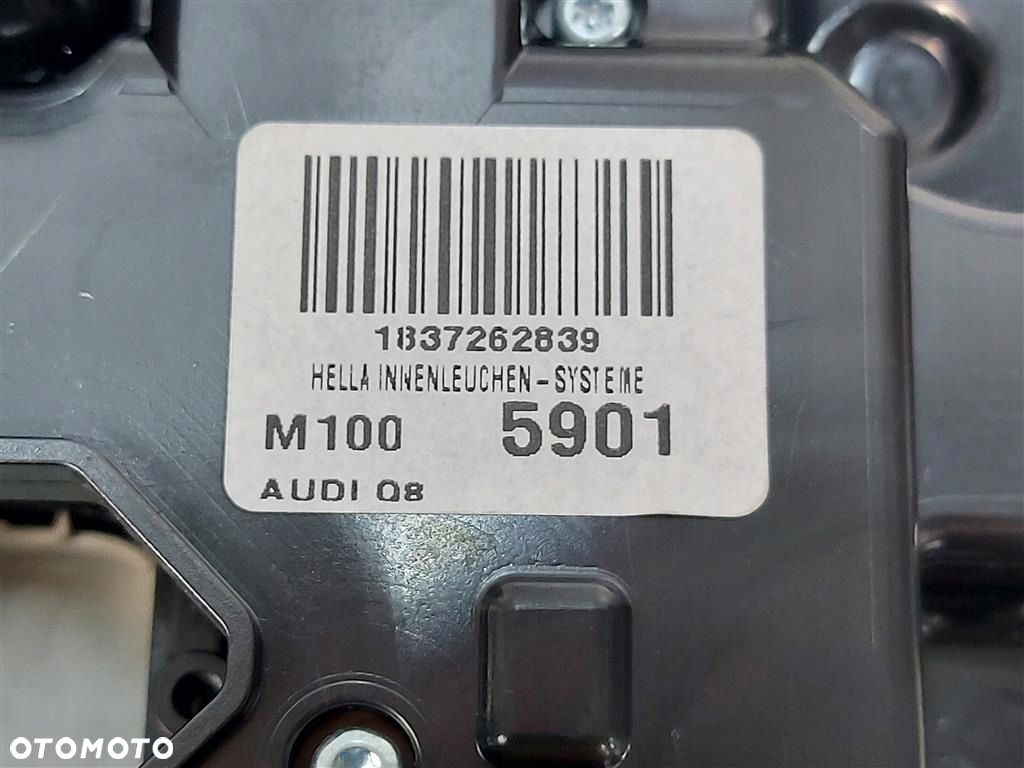 Lampka oświetlenia wnętrza podsufitki Audi Q8 A7 A6 4K0947135 18- - 5