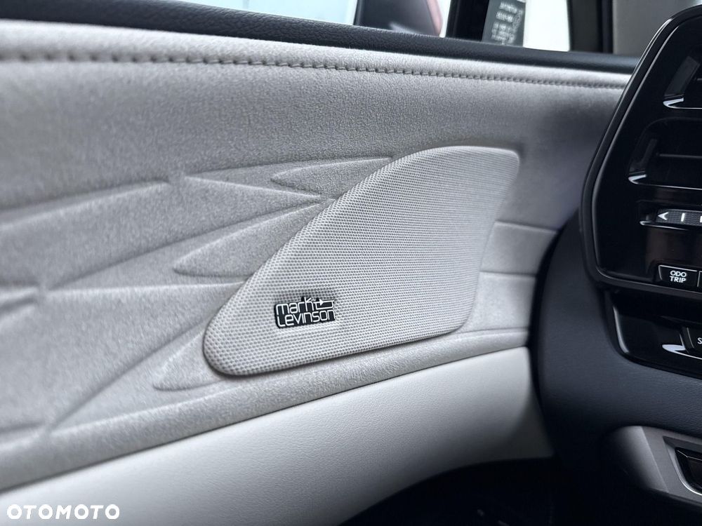 Lexus RX 450h+ Omotenashi - 22