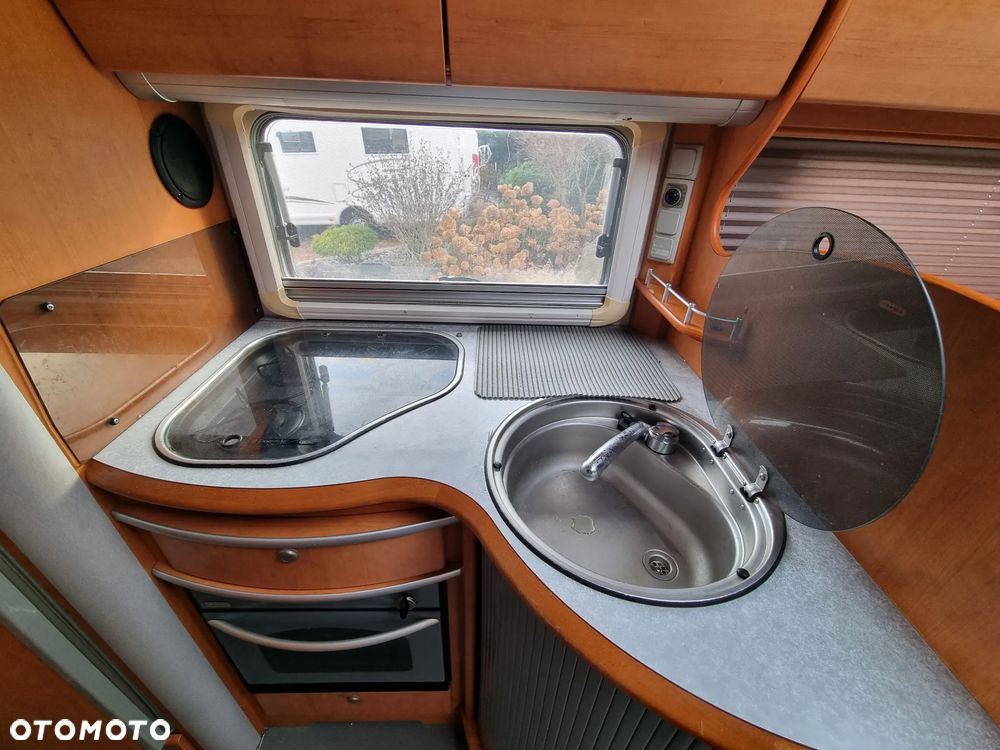 Mercedes-Benz 316 - 15