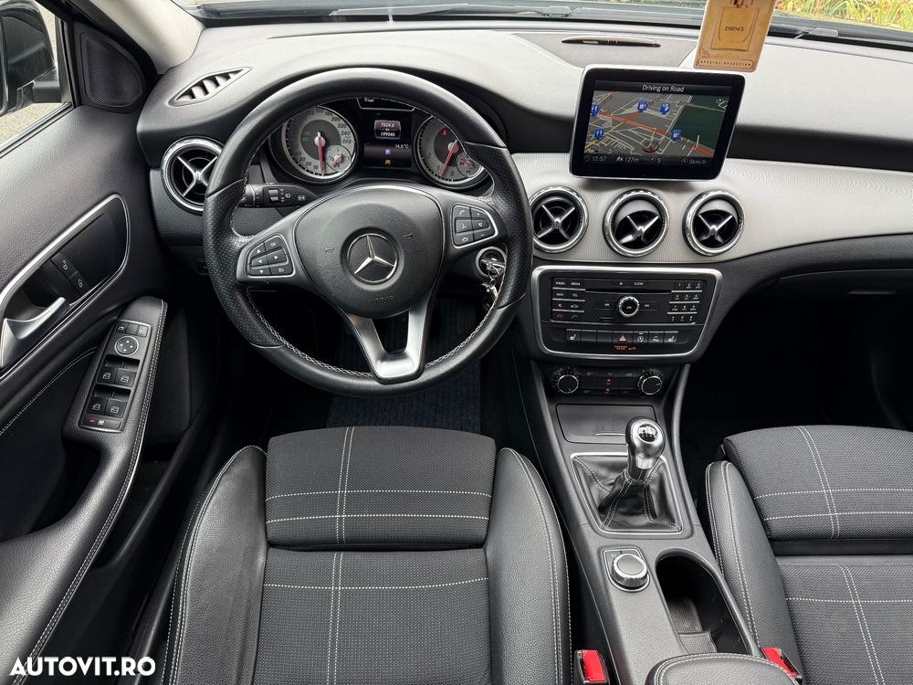 Mercedes-Benz GLA 180 - 16