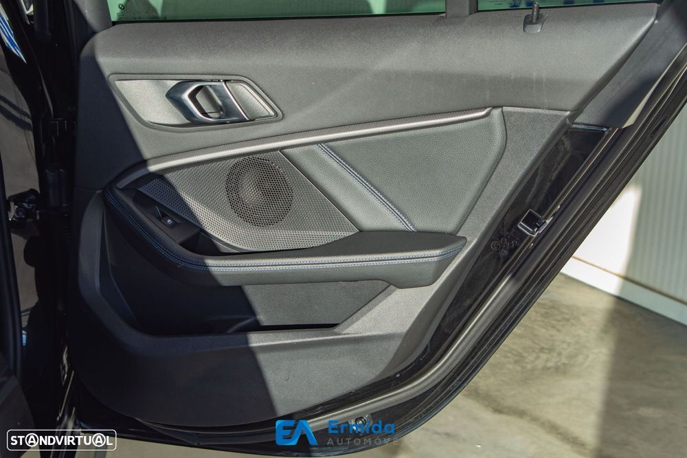 BMW 116 d Pack Desportivo M - 40