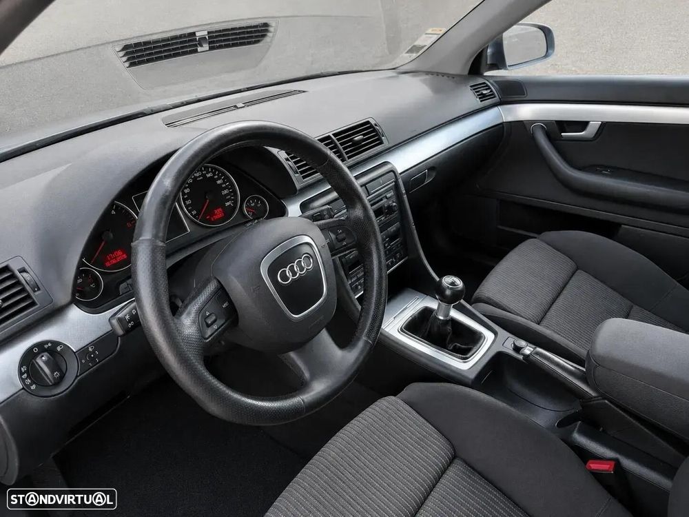 Audi A4 Avant 2.0 TDI Advance - 7