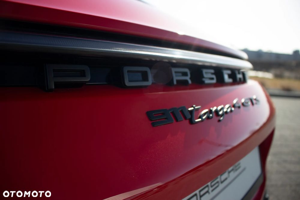 Porsche 911 Targa 4 GTS - 12