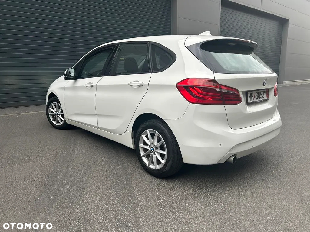 BMW Seria 2 218d - 4