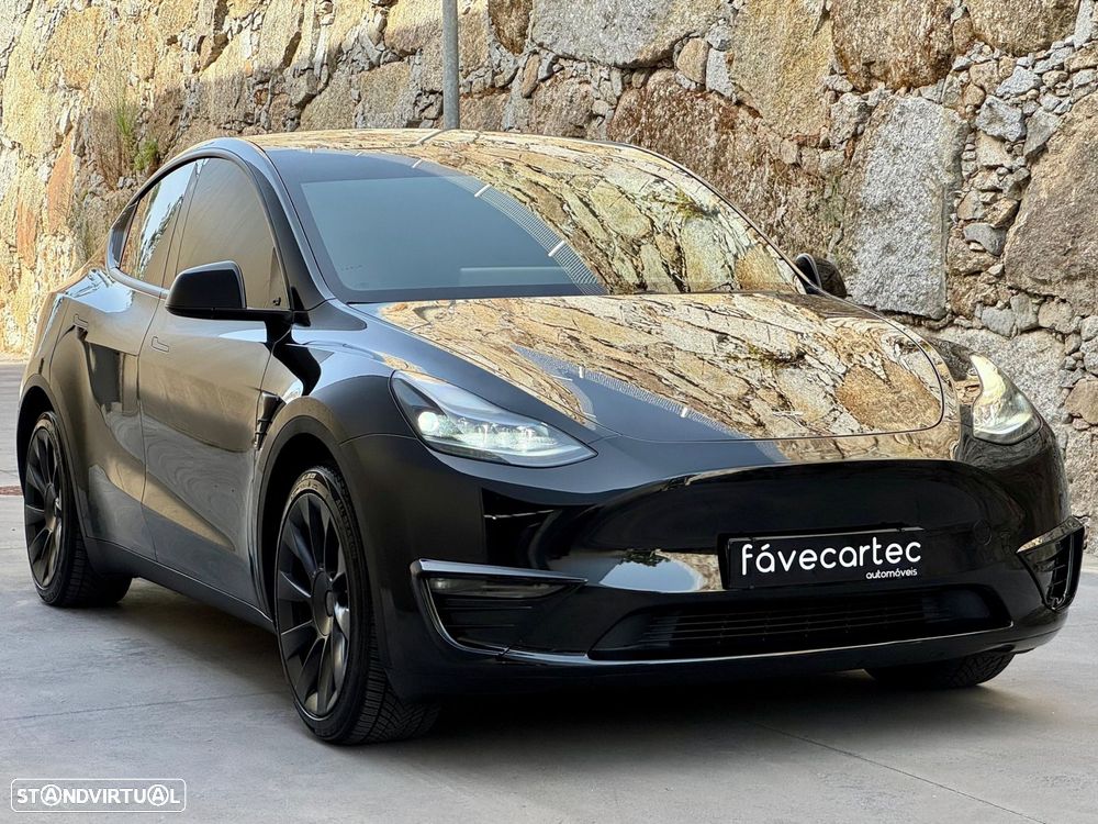 Tesla Model Y Long Range Dual Motor AWD - 33
