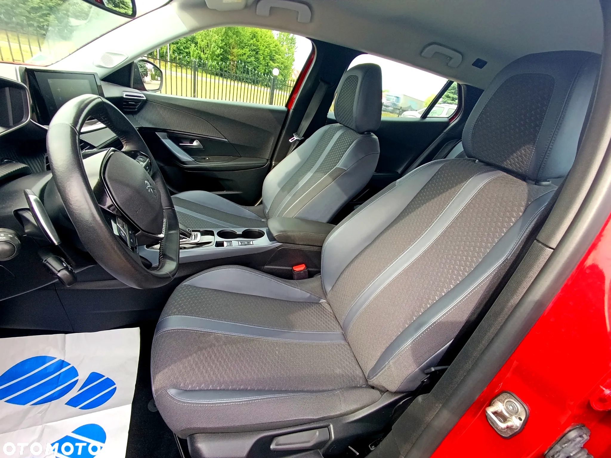 Peugeot 2008 BlueHDi 130 Allure S&S EAT8 - 22