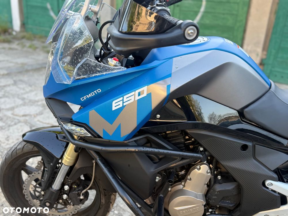 CFMoto 650 MT - 18
