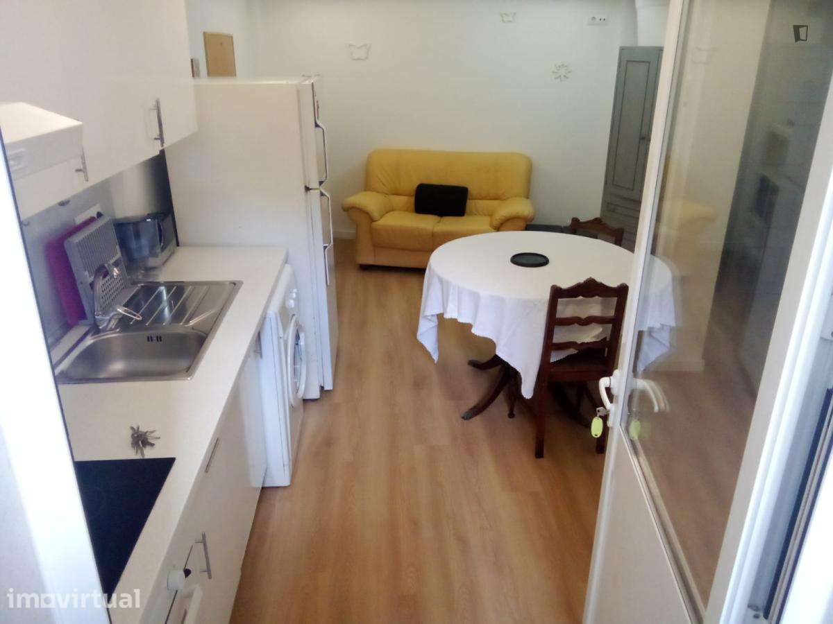 Estúdio - localizado em Campolide Lisbon - Grande imagem: 5/14