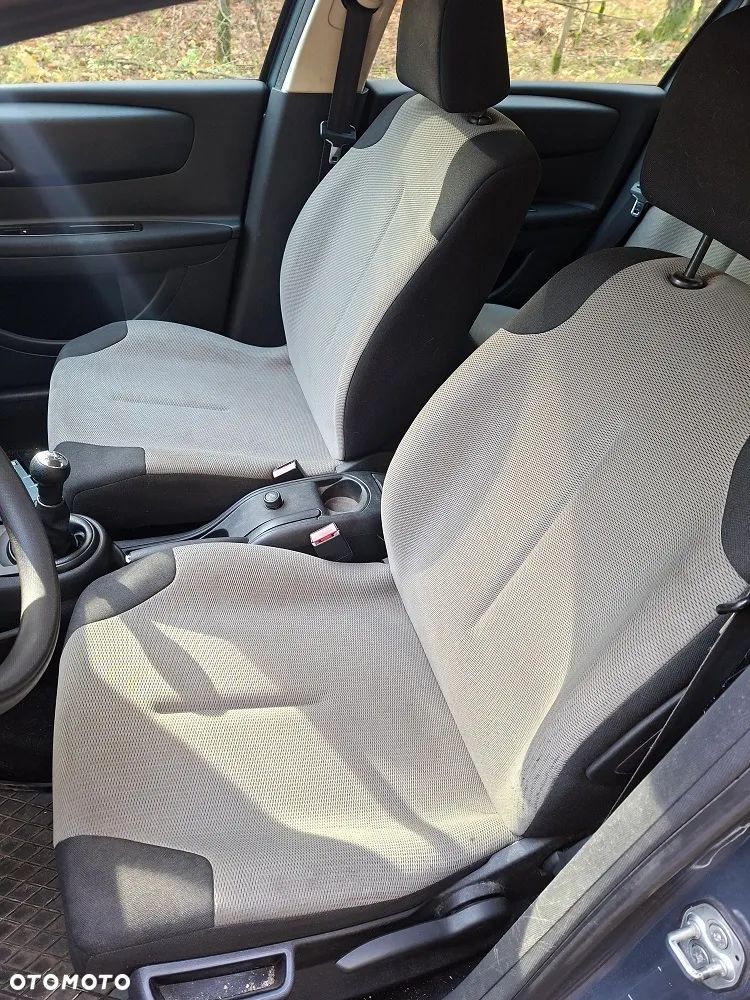 Citroën C4 1.6 16V Confort - 6