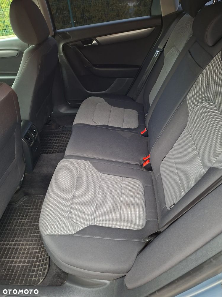Volkswagen Passat 2.0 TDI Comfortline DSG - 23