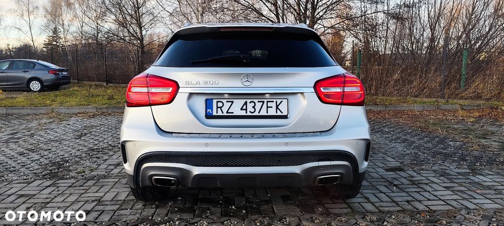 Mercedes-Benz GLA 200 7G-DCT AMG Line - 27