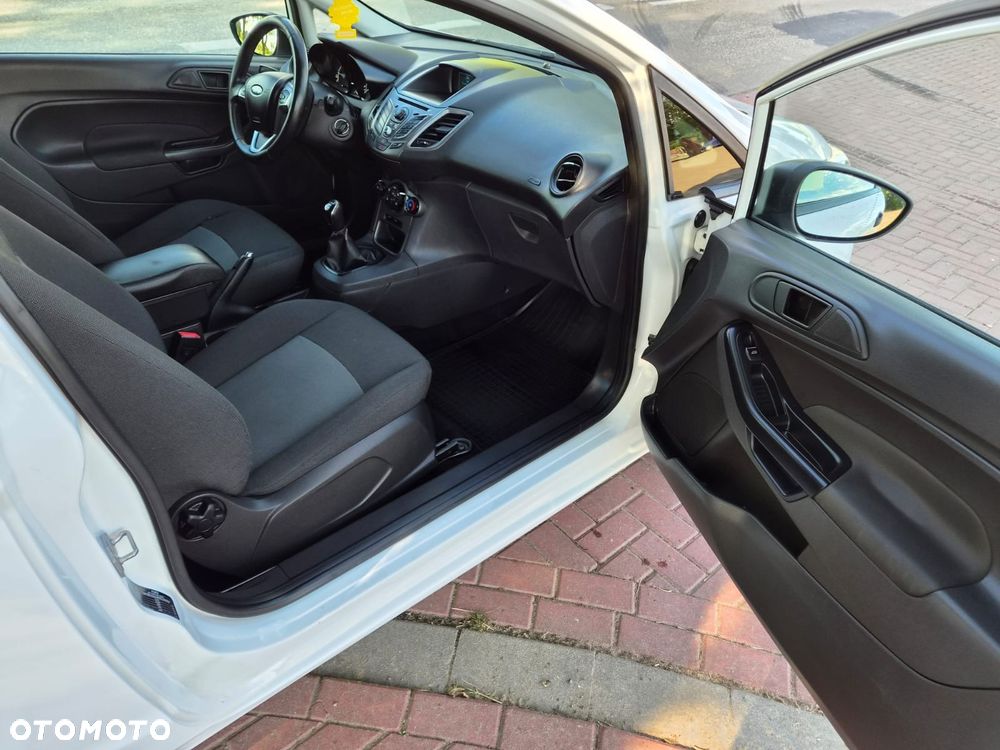 Ford Fiesta - 25