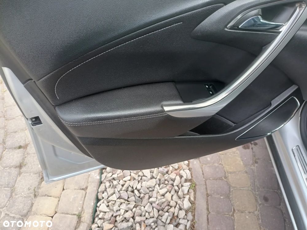 Opel Astra 1.6 150 Jahre - 15